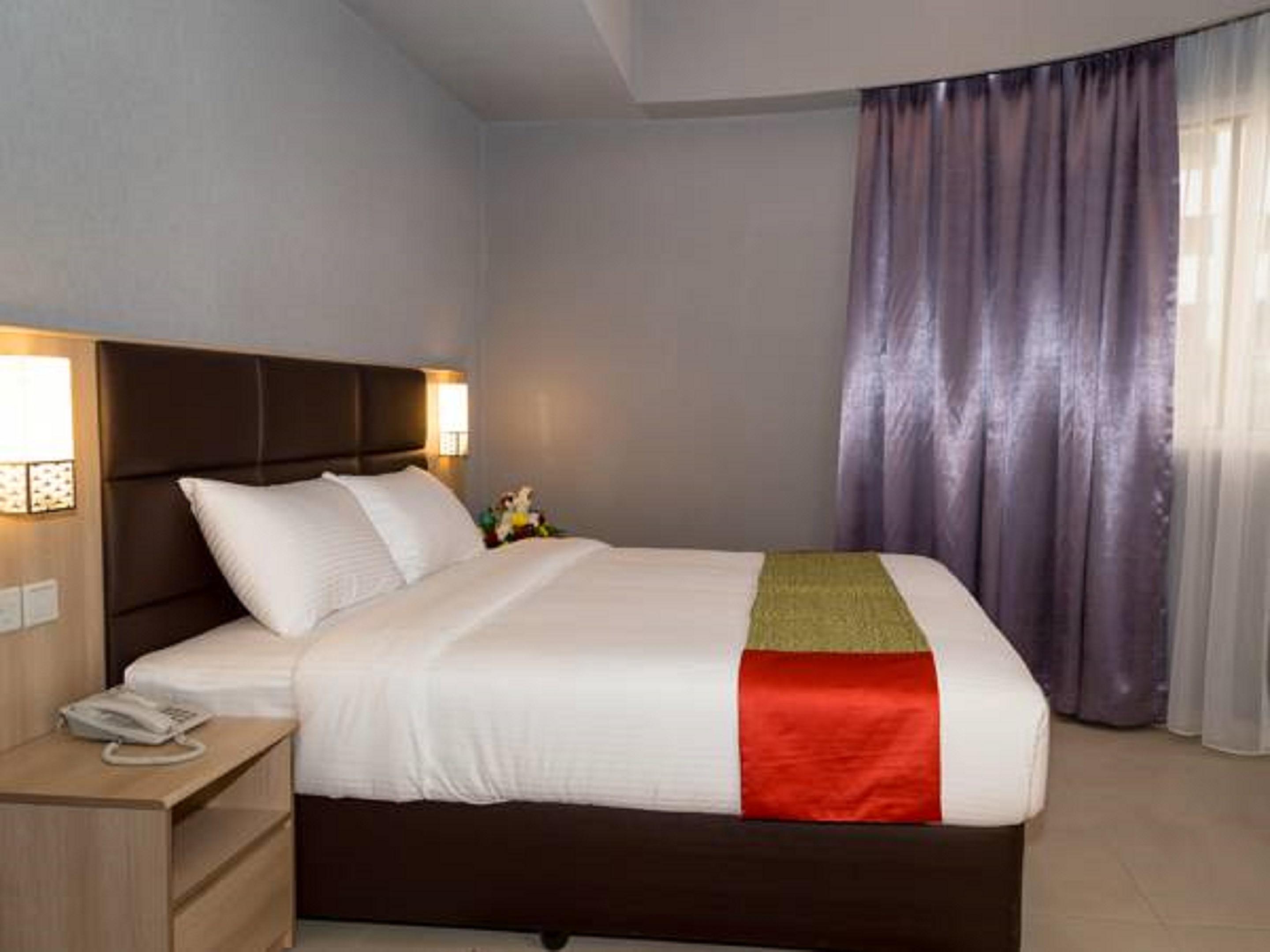 Florida Square Hotel Dubai Esterno foto