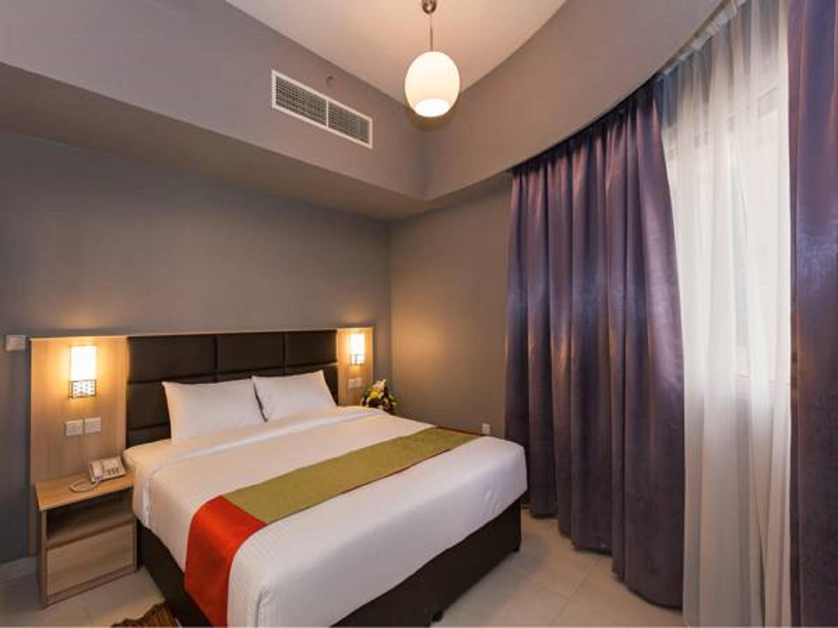Florida Square Hotel Dubai Esterno foto