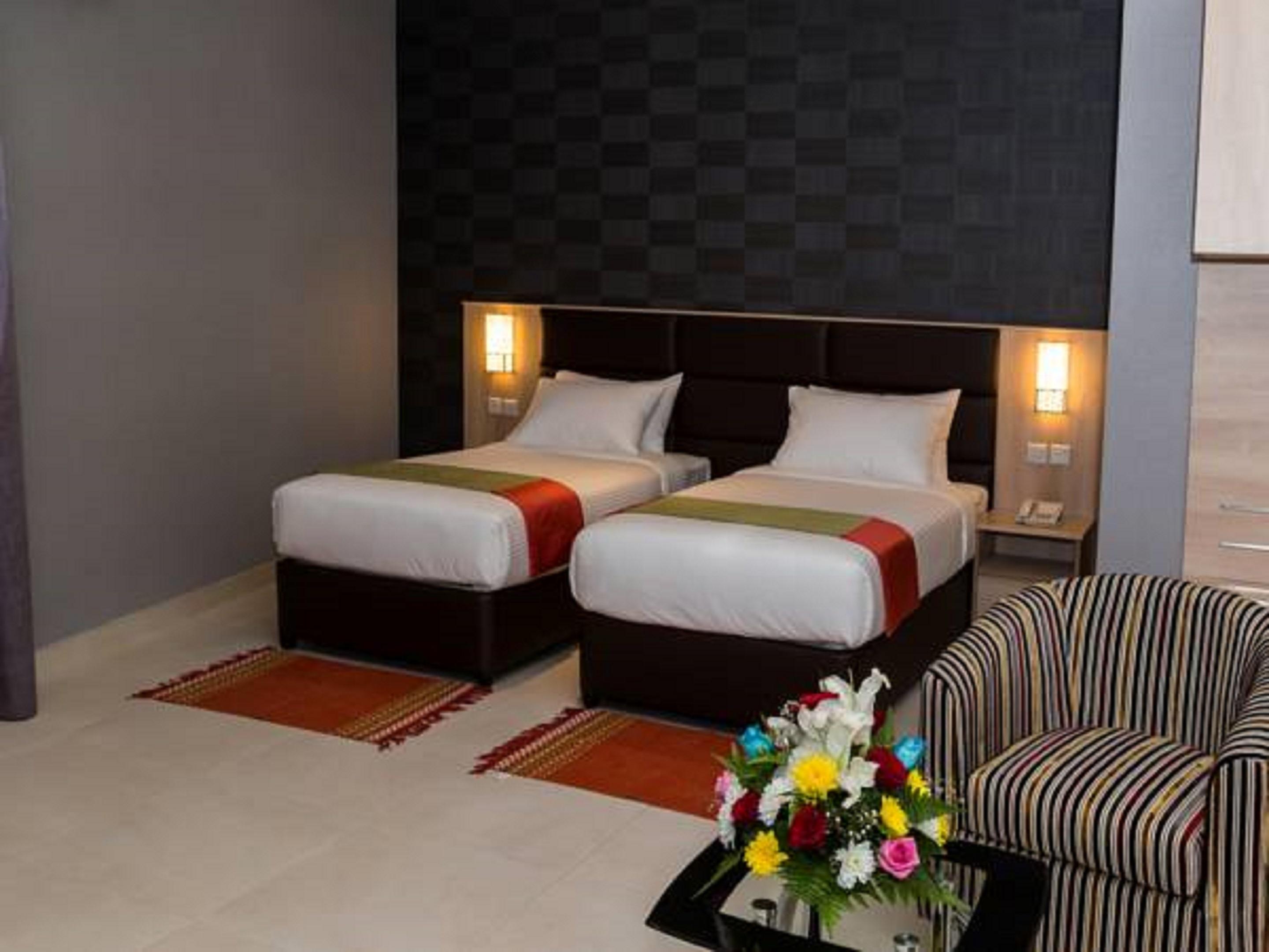 Florida Square Hotel Dubai Esterno foto