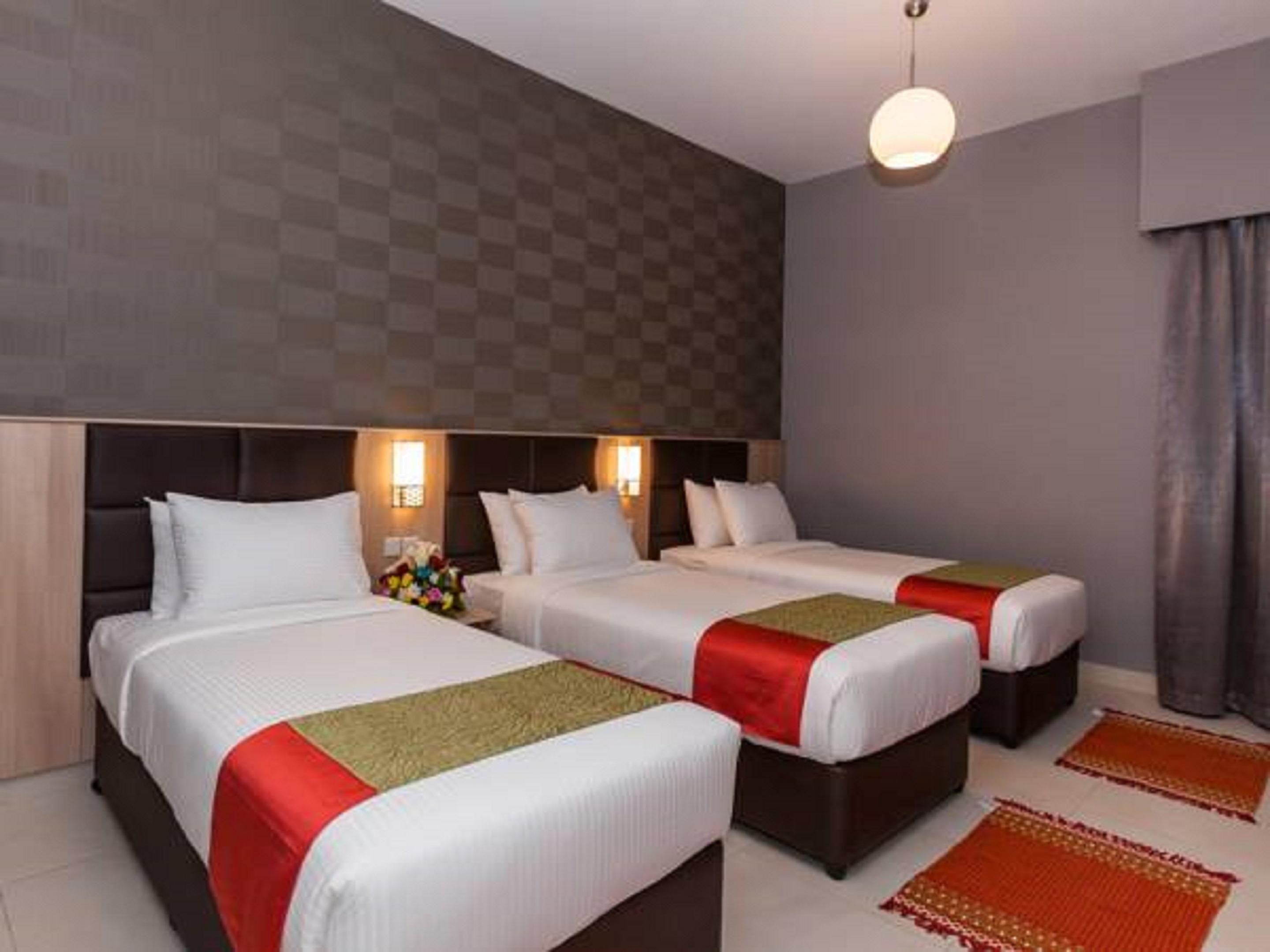Florida Square Hotel Dubai Esterno foto
