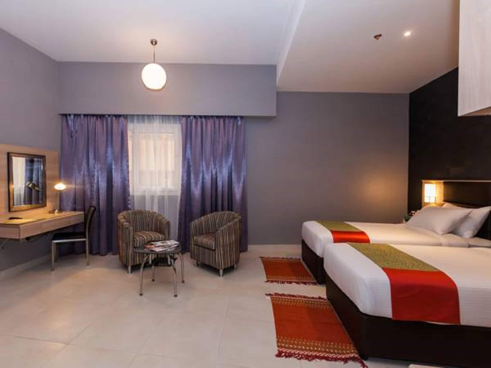 Florida Square Hotel Dubai Esterno foto