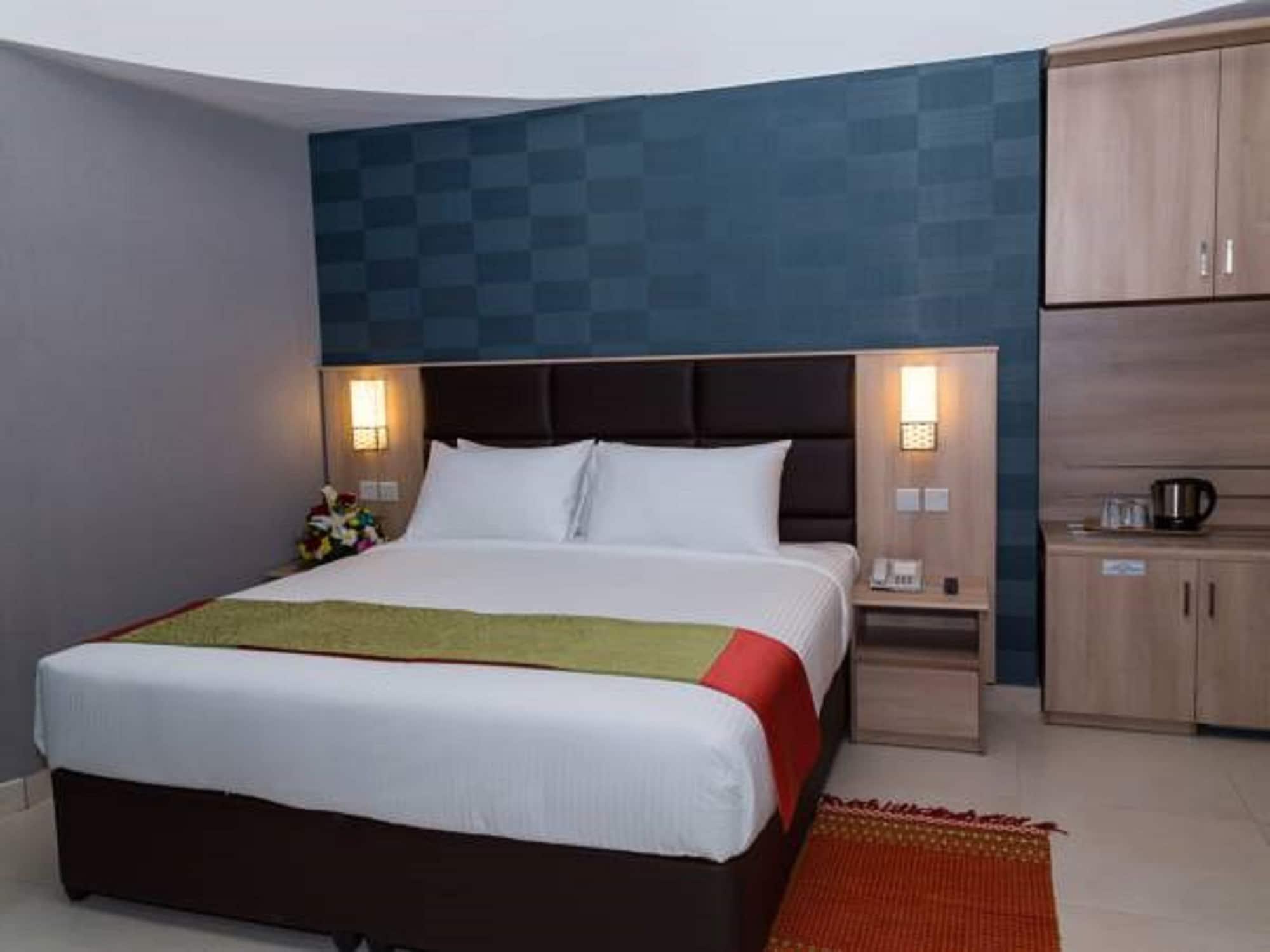 Florida Square Hotel Dubai Esterno foto