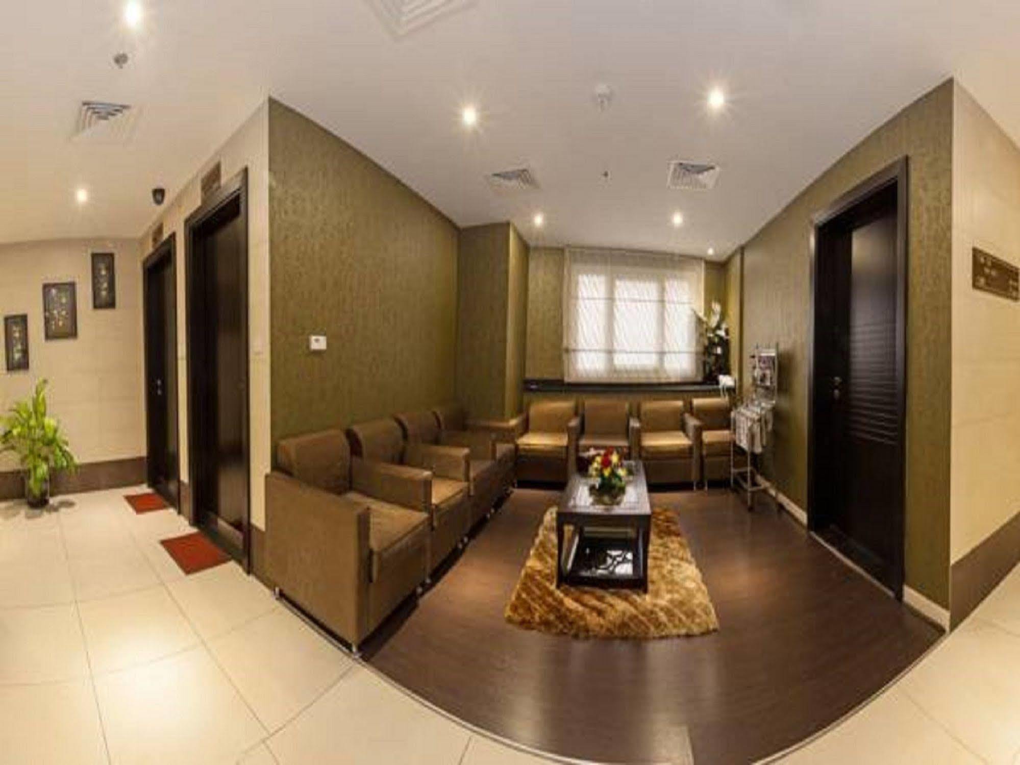 Florida Square Hotel Dubai Esterno foto